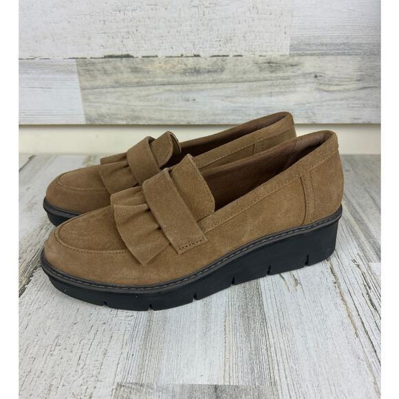 Clarks Women’s 8.5 Brown Leather Airabell Slip-On Platform Ruffle Loafers NEW - Picture 1 of 8